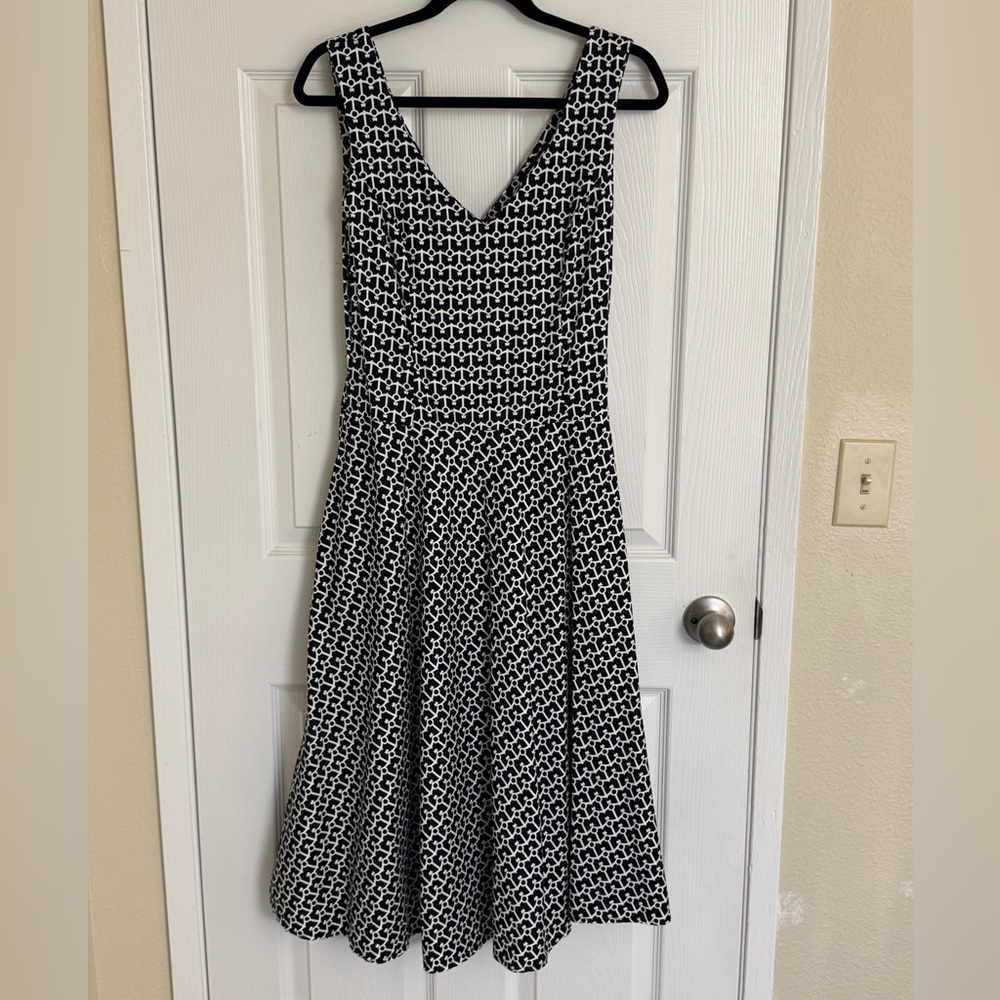 NAAMA BEZALEL anchor pattern V-neck Tea length dress, 6 US women’s